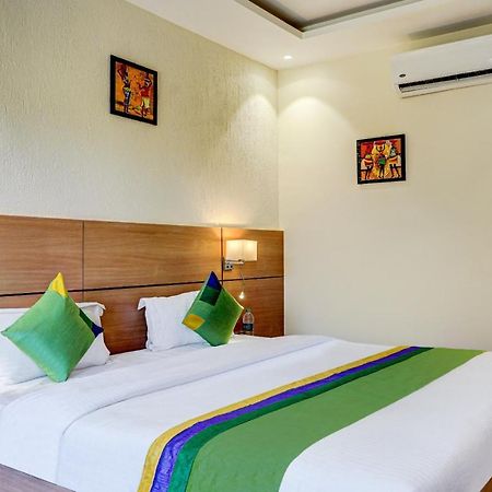 Hotel Sun Grand Dehradun Esterno foto