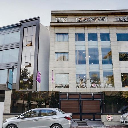 Hotel Sun Grand Dehradun Esterno foto