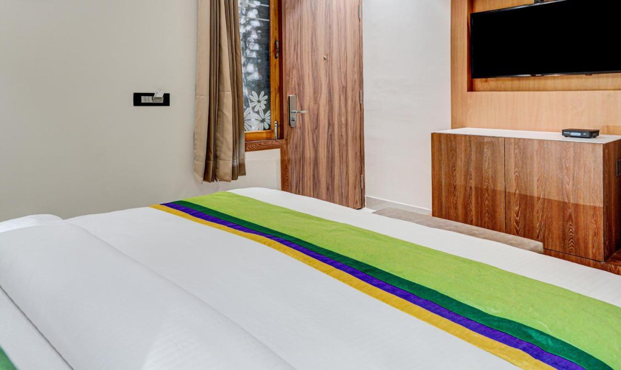 Hotel Sun Grand Dehradun Esterno foto