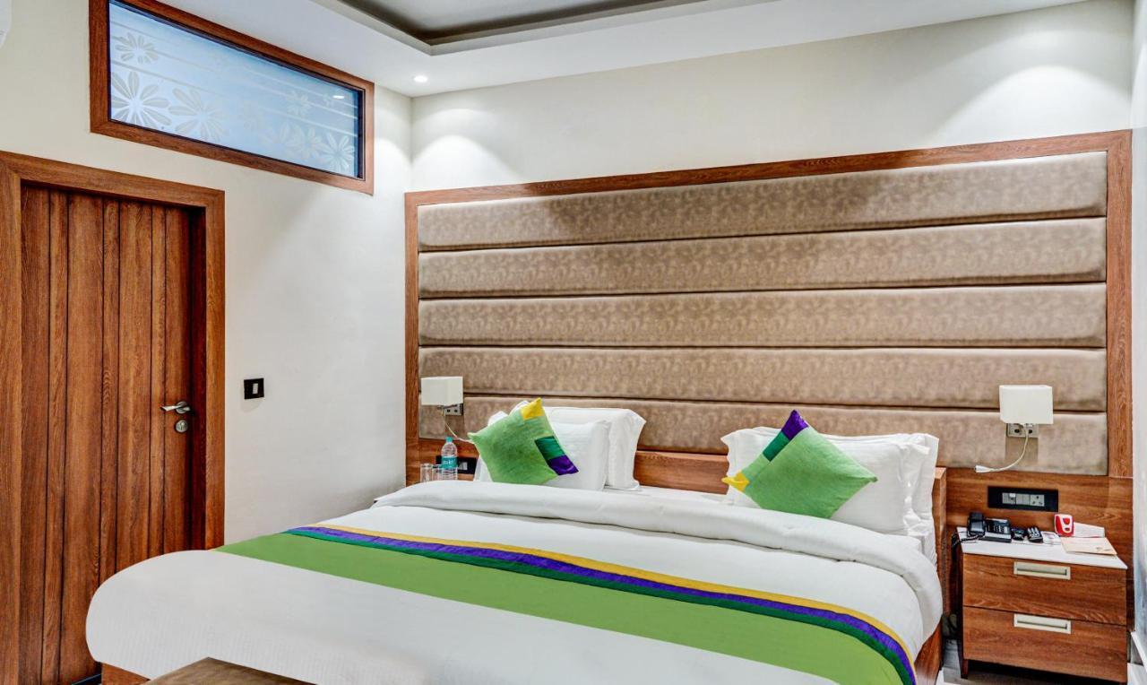 Hotel Sun Grand Dehradun Esterno foto