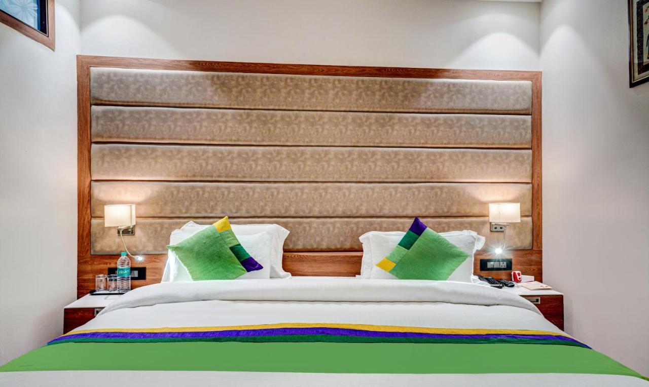Hotel Sun Grand Dehradun Esterno foto